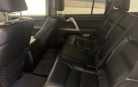 Toyota Land Cruiser 200, 2014 год, 3 810 000 рублей, 10 фотография