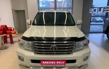 Toyota Land Cruiser 200, 2014 год, 3 810 000 рублей, 2 фотография