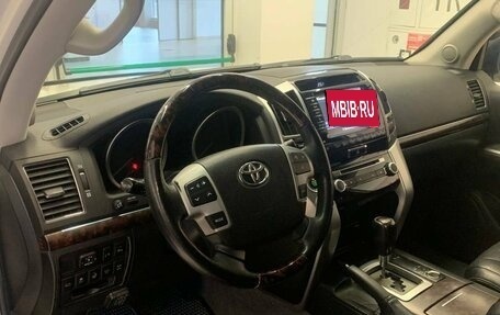 Toyota Land Cruiser 200, 2014 год, 3 810 000 рублей, 13 фотография