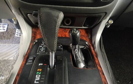 Toyota Land Cruiser 100 рестайлинг 2, 2001 год, 1 600 000 рублей, 14 фотография