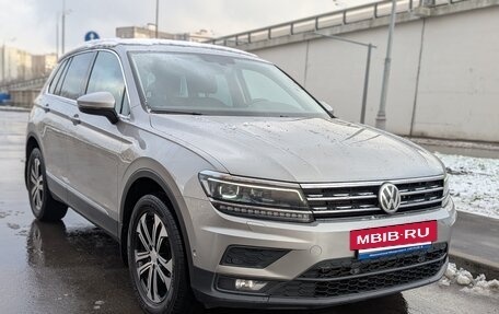 Volkswagen Tiguan II, 2018 год, 2 900 000 рублей, 3 фотография