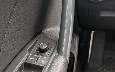 Volkswagen Tiguan II, 2018 год, 2 900 000 рублей, 21 фотография