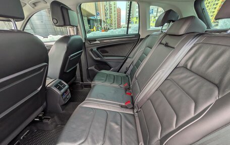 Volkswagen Tiguan II, 2018 год, 2 900 000 рублей, 24 фотография