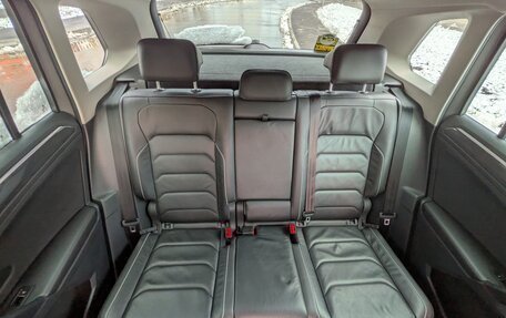 Volkswagen Tiguan II, 2018 год, 2 900 000 рублей, 23 фотография