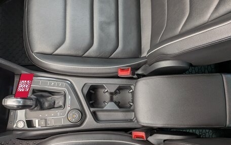 Volkswagen Tiguan II, 2018 год, 2 900 000 рублей, 18 фотография