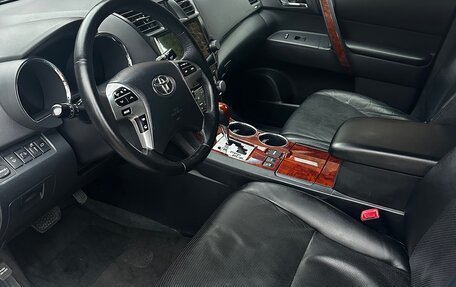 Toyota Highlander III, 2011 год, 1 830 000 рублей, 11 фотография