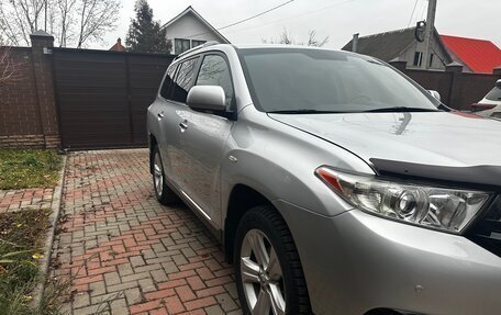 Toyota Highlander III, 2011 год, 1 830 000 рублей, 10 фотография