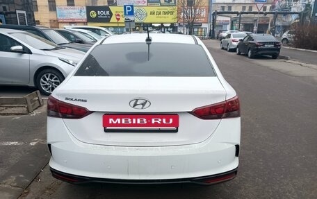 Hyundai Solaris II рестайлинг, 2021 год, 1 700 000 рублей, 2 фотография
