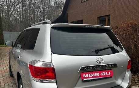 Toyota Highlander III, 2011 год, 1 830 000 рублей, 5 фотография