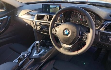 BMW 3 серия, 2017 год, 1 200 000 рублей, 19 фотография