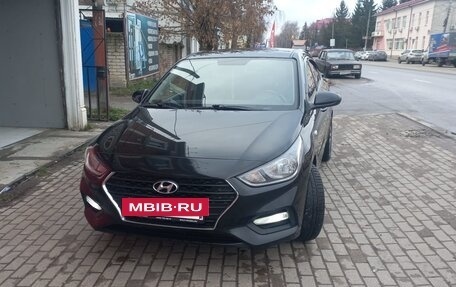 Hyundai Solaris II рестайлинг, 2017 год, 1 050 000 рублей, 2 фотография