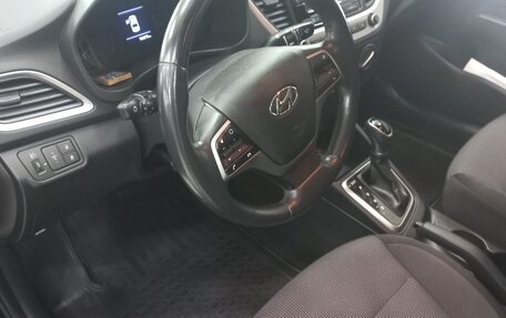 Hyundai Solaris II рестайлинг, 2017 год, 1 050 000 рублей, 8 фотография