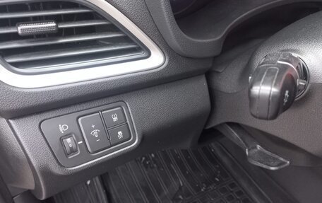 Hyundai Solaris II рестайлинг, 2017 год, 1 050 000 рублей, 10 фотография