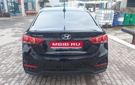 Hyundai Solaris II рестайлинг, 2017 год, 1 050 000 рублей, 5 фотография