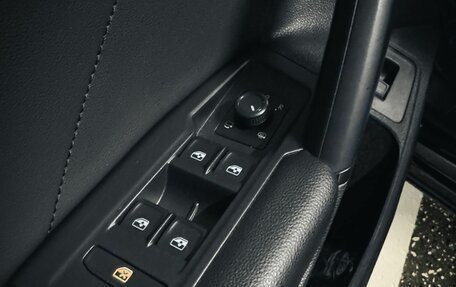 Volkswagen Tiguan II, 2020 год, 3 100 000 рублей, 36 фотография