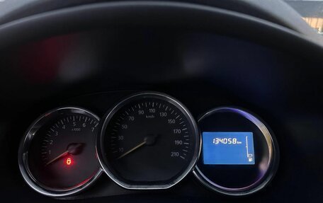 Renault Logan II, 2016 год, 599 000 рублей, 11 фотография