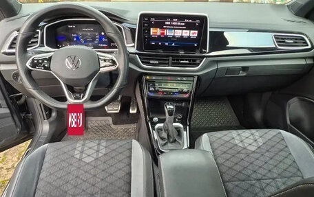 Volkswagen T-Roc I, 2023 год, 3 370 000 рублей, 5 фотография