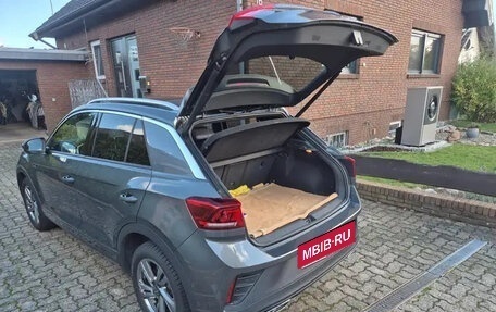 Volkswagen T-Roc I, 2023 год, 3 370 000 рублей, 4 фотография