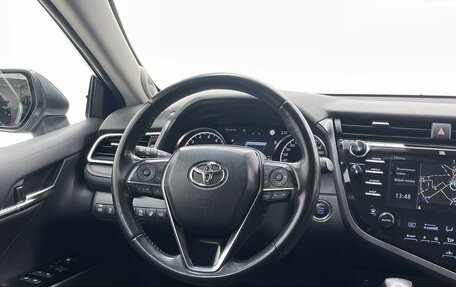 Toyota Camry, 2020 год, 3 325 000 рублей, 20 фотография