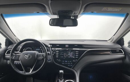 Toyota Camry, 2020 год, 3 325 000 рублей, 19 фотография