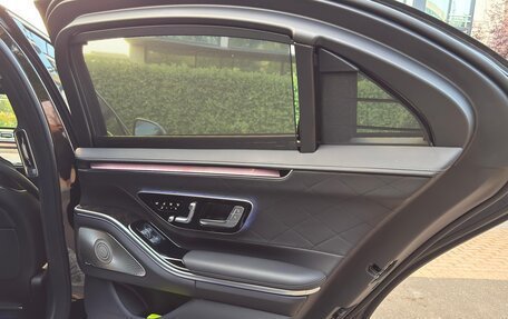 Mercedes-Benz S-Класс, 2023 год, 65 000 000 рублей, 27 фотография