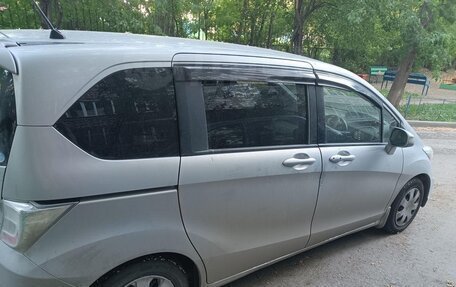 Honda Freed I, 2013 год, 900 000 рублей, 2 фотография