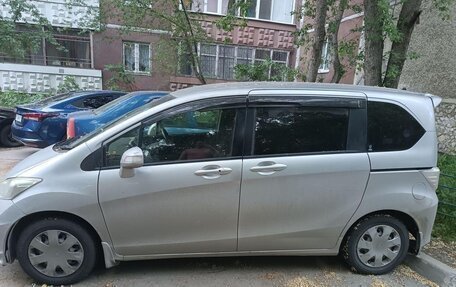 Honda Freed I, 2013 год, 900 000 рублей, 3 фотография