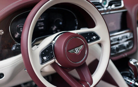 Bentley Bentayga I, 2025 год, 42 500 000 рублей, 12 фотография