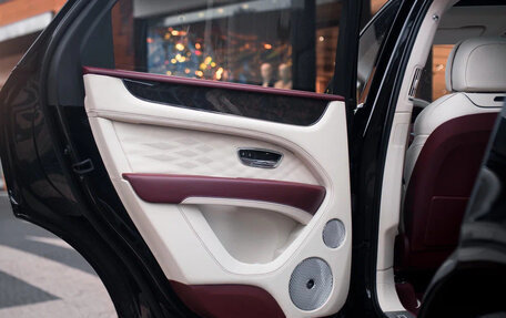 Bentley Bentayga I, 2025 год, 42 500 000 рублей, 20 фотография