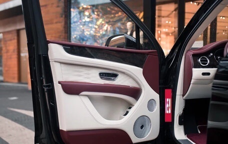 Bentley Bentayga I, 2025 год, 42 500 000 рублей, 24 фотография