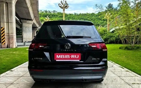 Volkswagen Tiguan II, 2022 год, 1 520 000 рублей, 5 фотография