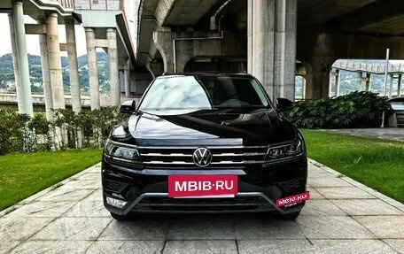 Volkswagen Tiguan II, 2022 год, 1 520 000 рублей, 2 фотография