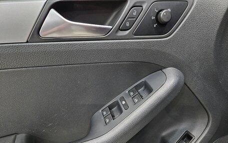 Volkswagen Jetta VI, 2012 год, 995 000 рублей, 16 фотография