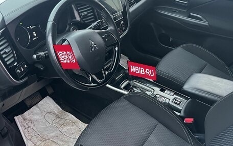 Mitsubishi Outlander III рестайлинг 3, 2018 год, 1 749 000 рублей, 5 фотография