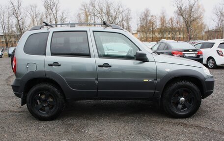 Chevrolet Niva I рестайлинг, 2017 год, 640 000 рублей, 4 фотография