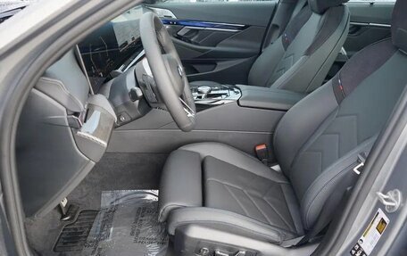 BMW 5 серия, 2025 год, 12 190 000 рублей, 16 фотография