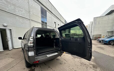 Toyota Land Cruiser Prado 150 рестайлинг 2, 2021 год, 8 850 000 рублей, 9 фотография