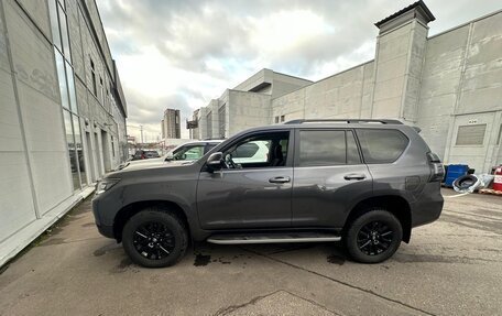 Toyota Land Cruiser Prado 150 рестайлинг 2, 2021 год, 8 850 000 рублей, 3 фотография