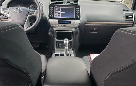 Toyota Land Cruiser Prado 150 рестайлинг 2, 2021 год, 8 850 000 рублей, 15 фотография