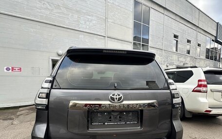 Toyota Land Cruiser Prado 150 рестайлинг 2, 2021 год, 8 850 000 рублей, 5 фотография