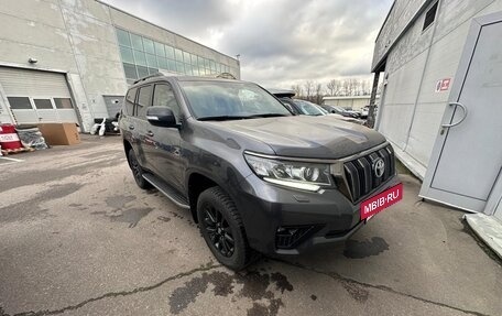 Toyota Land Cruiser Prado 150 рестайлинг 2, 2021 год, 8 850 000 рублей, 7 фотография