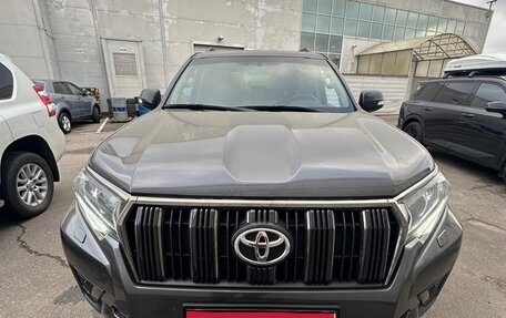 Toyota Land Cruiser Prado 150 рестайлинг 2, 2021 год, 8 850 000 рублей, 1 фотография