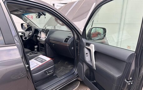 Toyota Land Cruiser Prado 150 рестайлинг 2, 2021 год, 8 850 000 рублей, 20 фотография