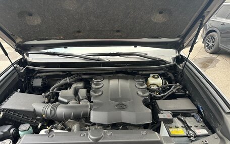 Toyota Land Cruiser Prado 150 рестайлинг 2, 2021 год, 8 850 000 рублей, 26 фотография