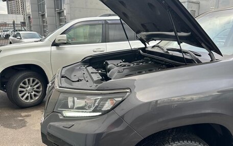 Toyota Land Cruiser Prado 150 рестайлинг 2, 2021 год, 8 850 000 рублей, 27 фотография