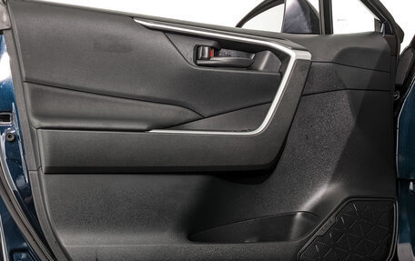 Toyota RAV4, 2020 год, 2 800 000 рублей, 19 фотография