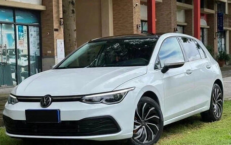 Volkswagen Golf VIII, 2021 год, 1 540 000 рублей, 1 фотография