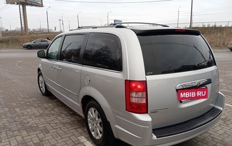 Chrysler Voyager IV, 2008 год, 1 300 000 рублей, 2 фотография
