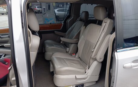 Chrysler Voyager IV, 2008 год, 1 300 000 рублей, 10 фотография