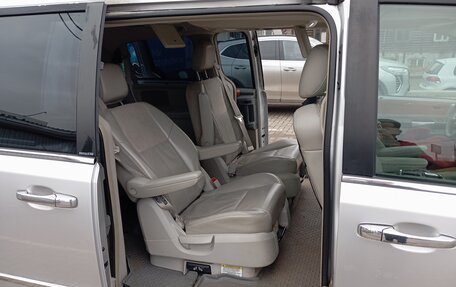 Chrysler Voyager IV, 2008 год, 1 300 000 рублей, 14 фотография